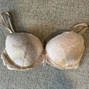 Victoria's Secret Lace Underwire Bra - Cream